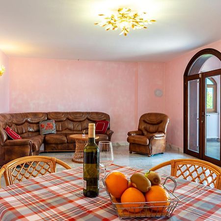 Villa Valentina Premantura Bagian luar foto