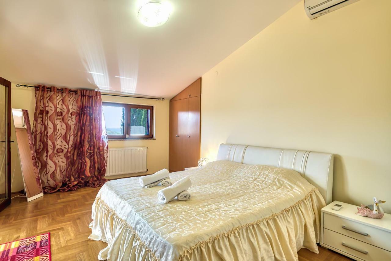 Villa Valentina Premantura Bagian luar foto