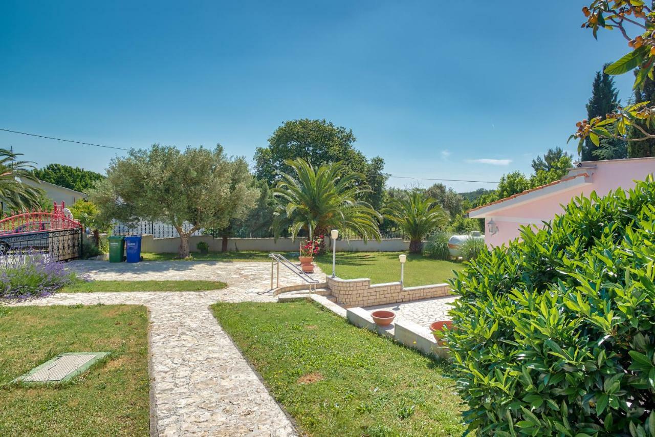Villa Valentina Premantura Bagian luar foto