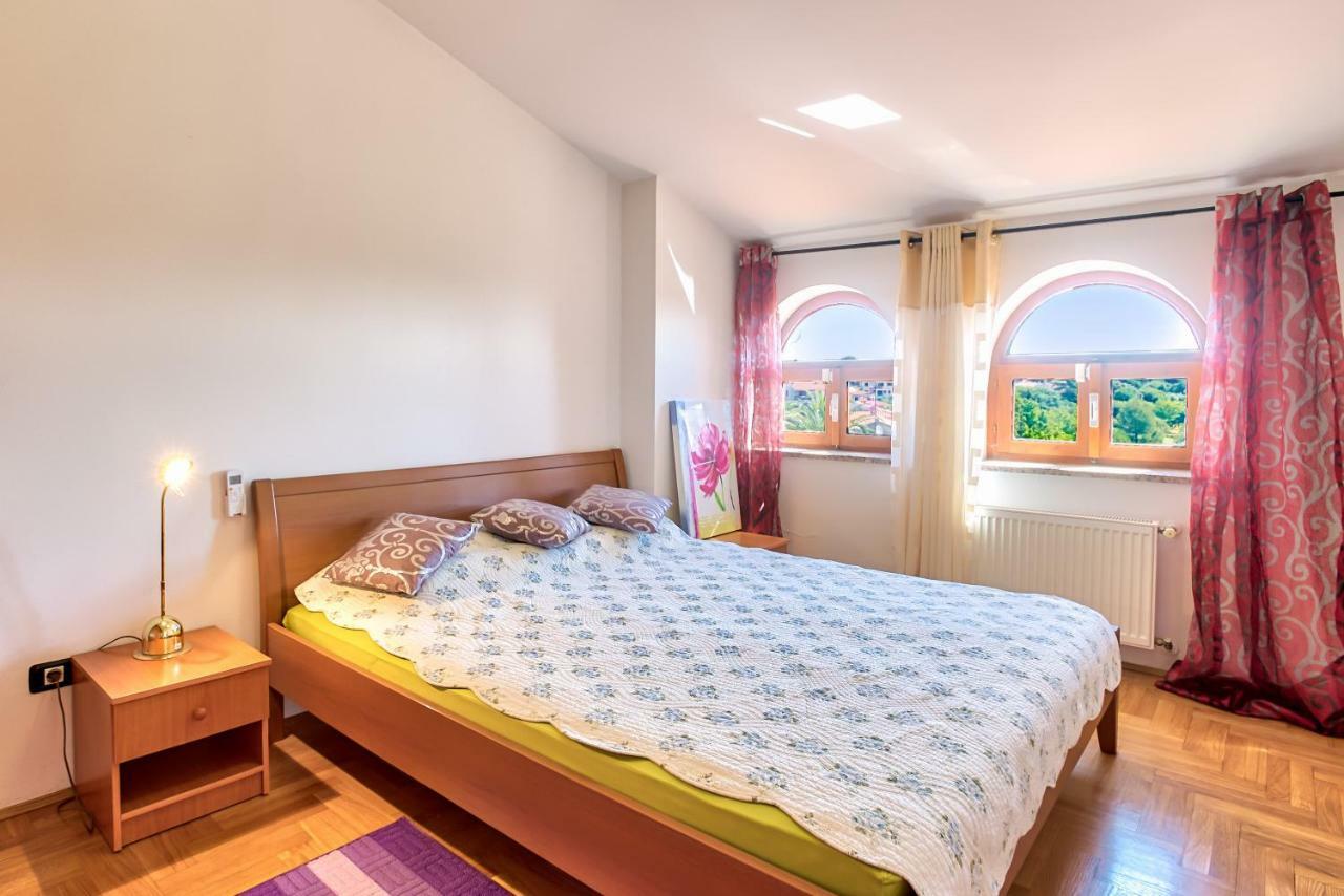 Villa Valentina Premantura Bagian luar foto