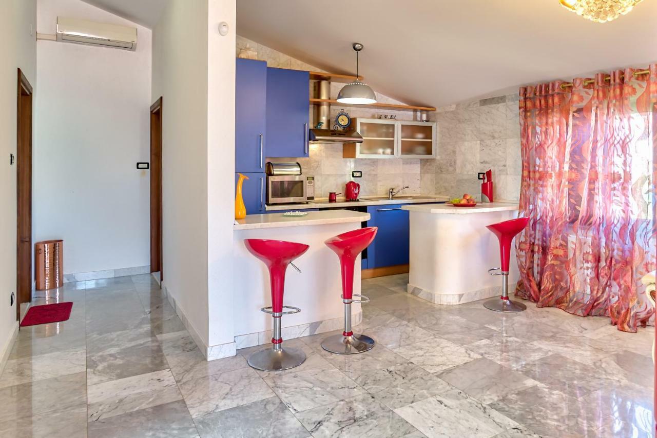 Villa Valentina Premantura Bagian luar foto